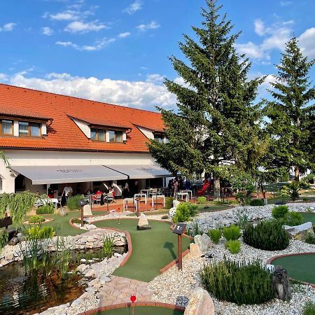 Tisnovska Rychta Hotel Екстериор снимка